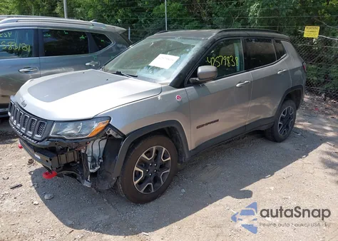 2019 Jeep Compass Trailhawk 4X4 z USA, uszkodzony, nr VIN 3C4NJDDB2KT721982